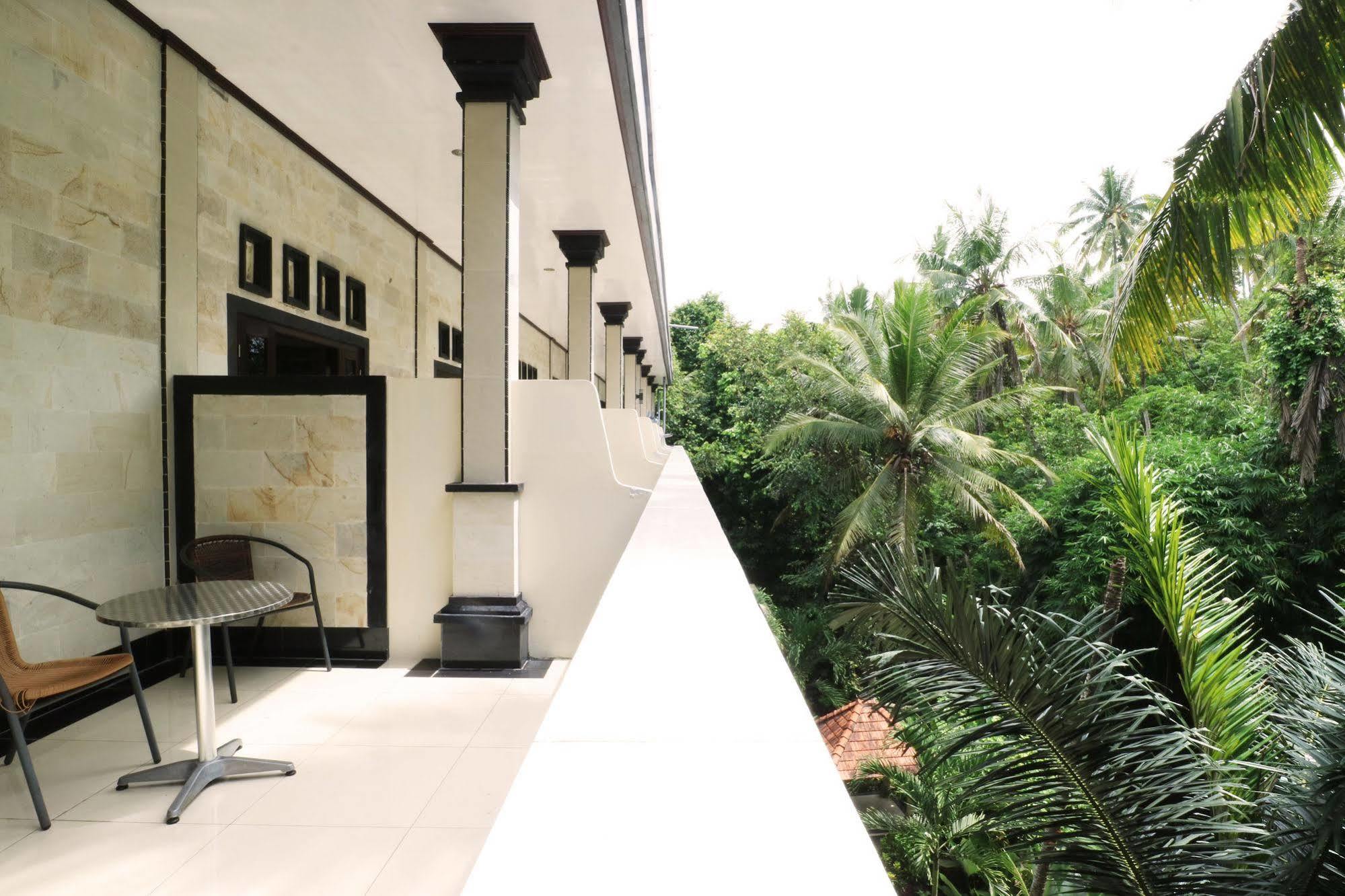 Oyo 91925 Ijo Eco Lodge Hotel 멩위 외부 사진