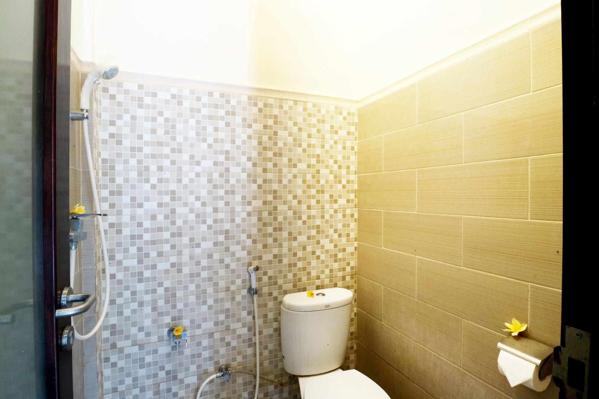 Oyo 91925 Ijo Eco Lodge Hotel 멩위 외부 사진